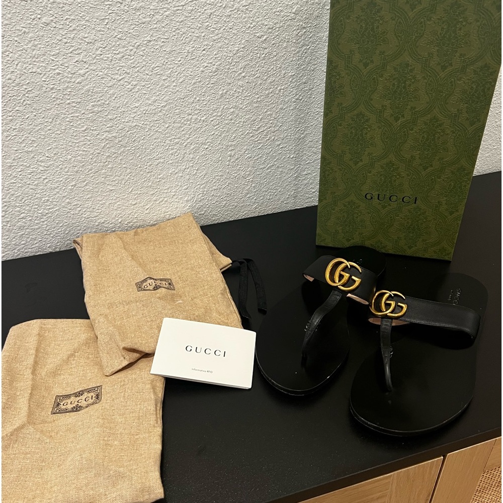 Gucci Marmont Leather Thong Sandal